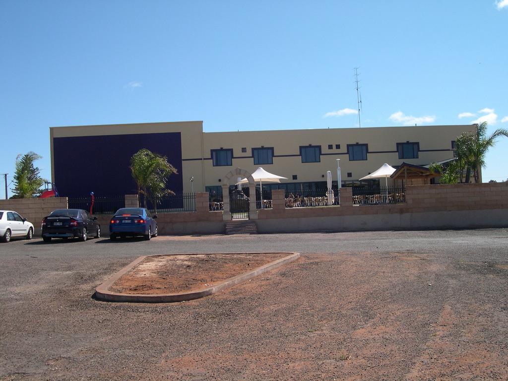 New Whyalla Hotel Exterior photo