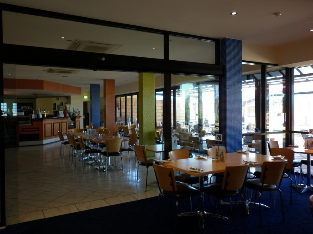 New Whyalla Hotel Exterior photo