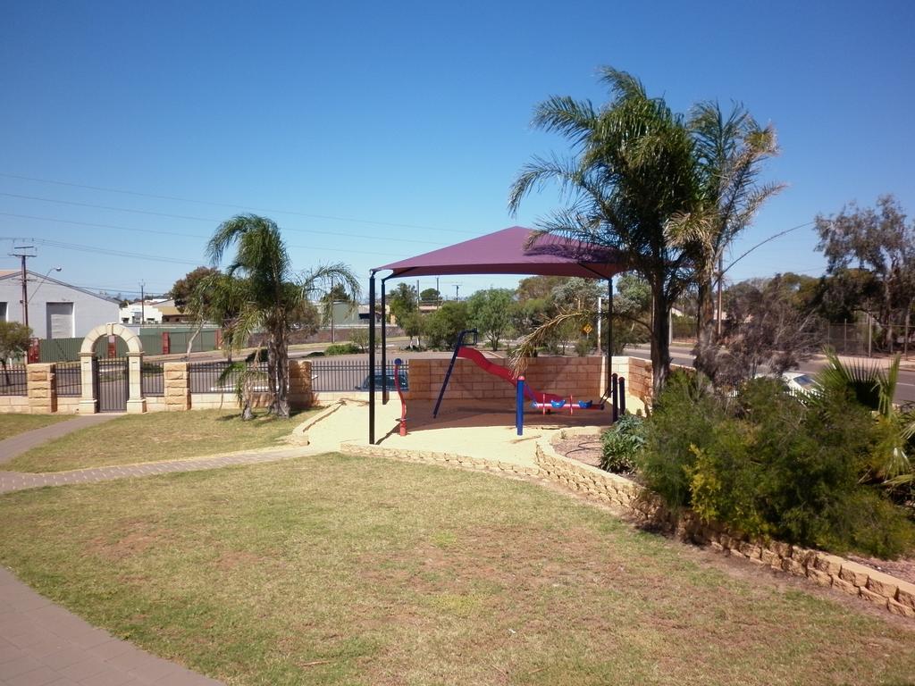 New Whyalla Hotel Exterior photo